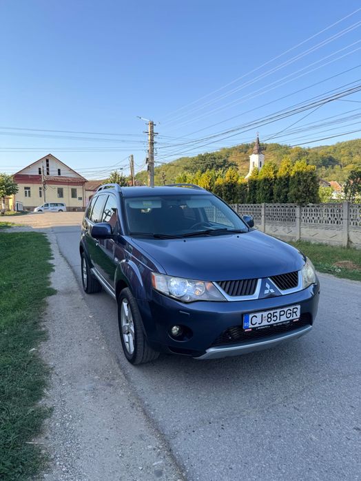 Mitsubishi outlander 2.0 DID 4x4 7 locuri inmatriculat
