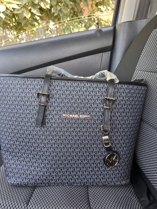 Geanta Michael Kors JetSet noua