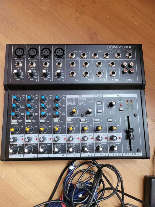 Boxe cu trepied,  mixer