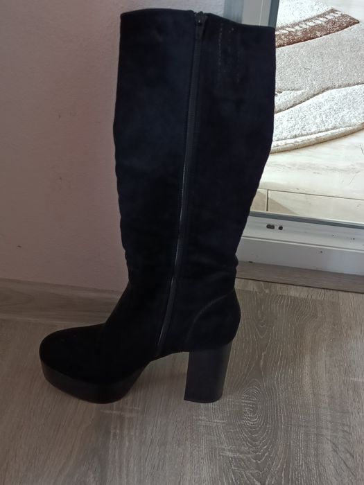 Vând cizme dama piele întoarsă