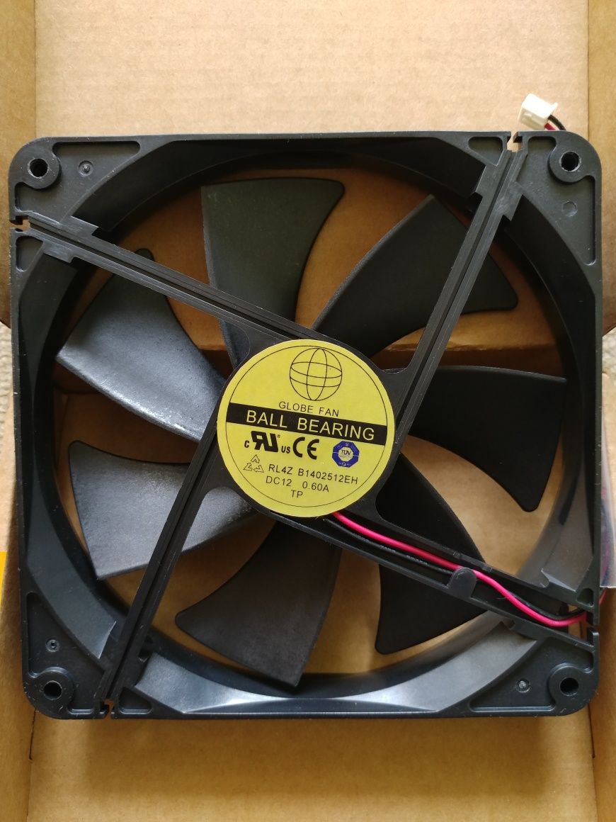 Вентилатор чисто нов Globe fan RL4Z B1402512EH  140х140х25