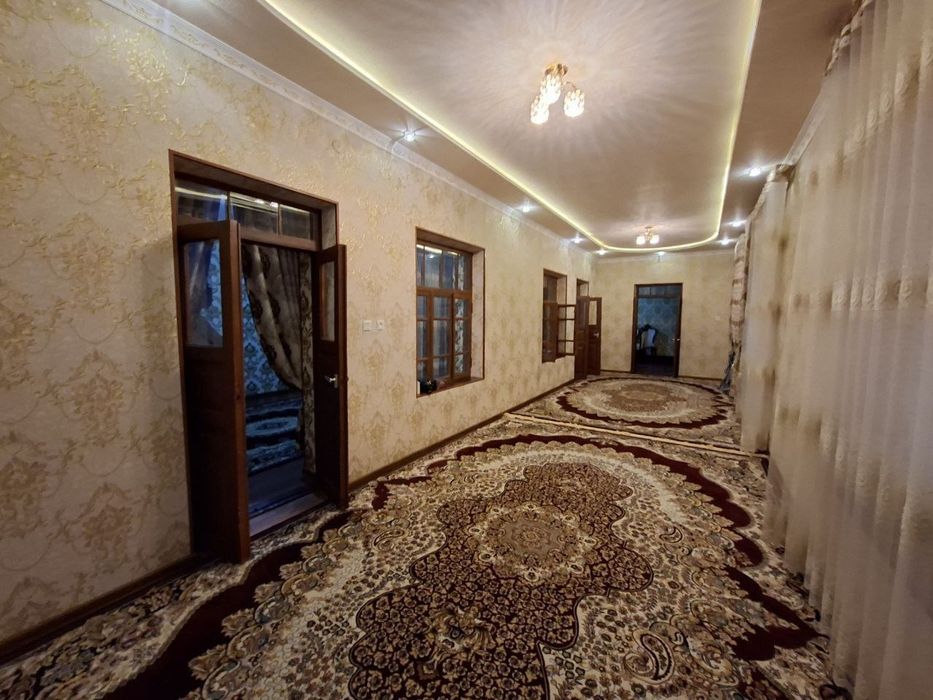 Hovli sotiladi 8 sotok