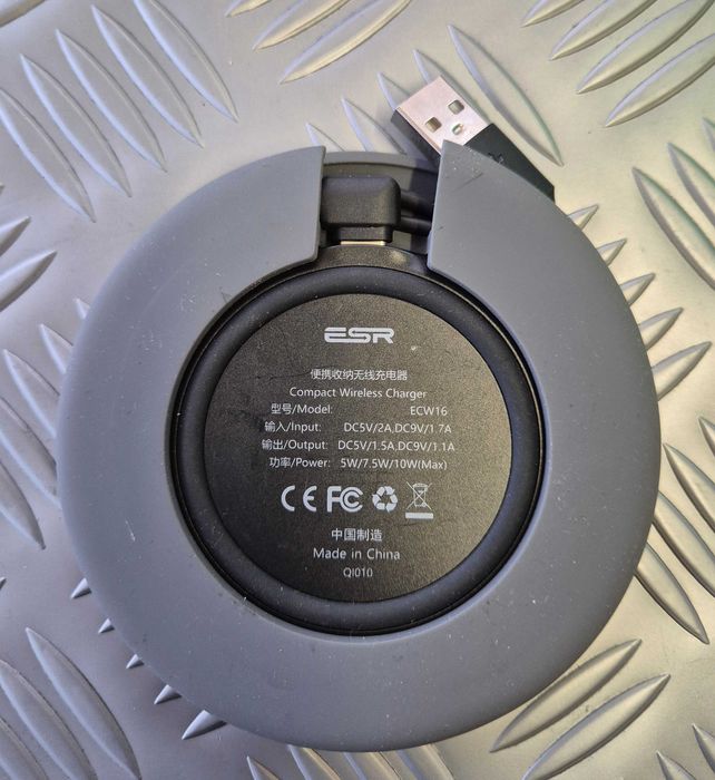ESR Wireless Charger бързо безжично зарядно