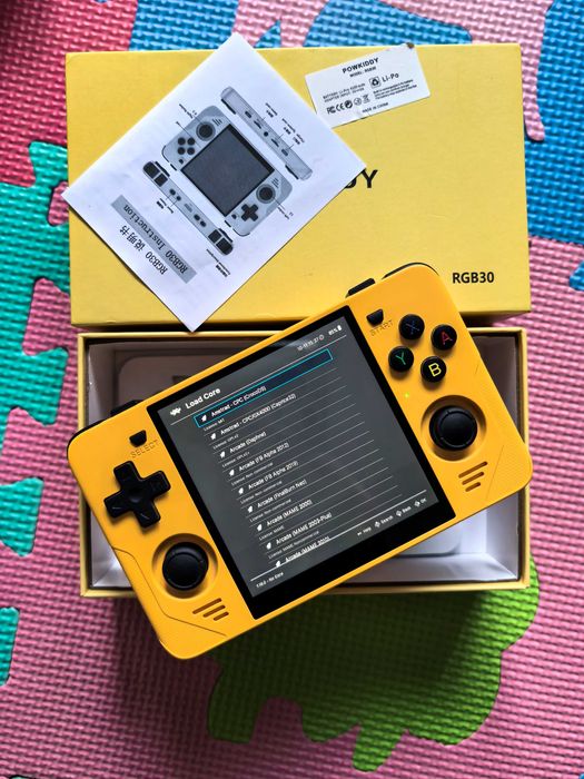 Конзола Powkiddy RGB30, 4 ядра 1.8GHz,1GB LPDDR4, IPS LCD 4.0"