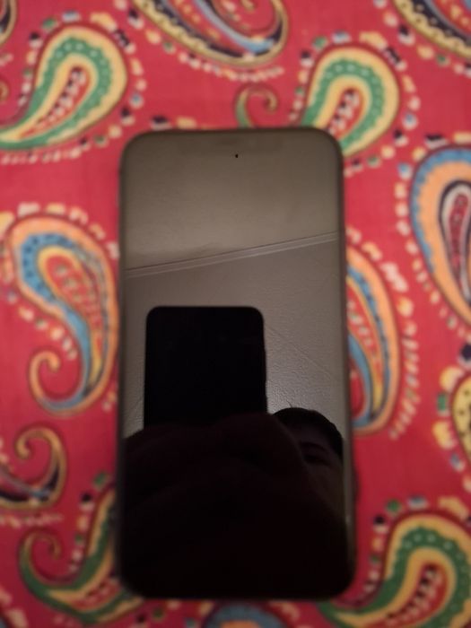 Айфон  11  64гб торг есть.