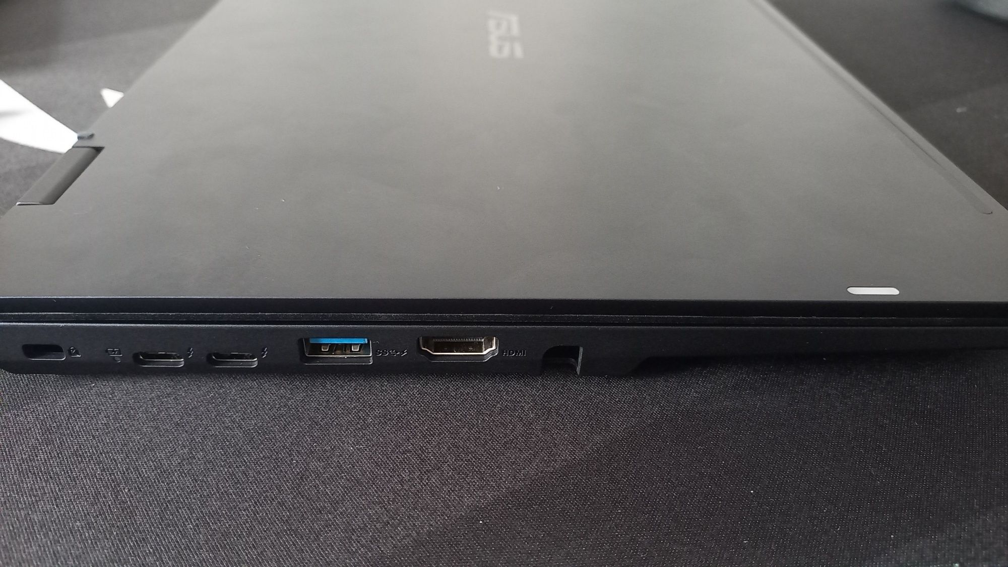 Planshet-Noutbuk.Asus Expertbook B3 flip 360 gradusli