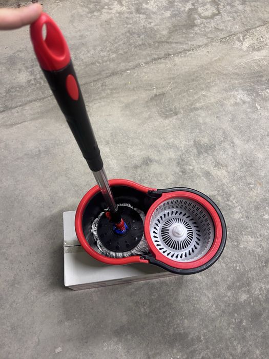 Кофа с въртящ се моп