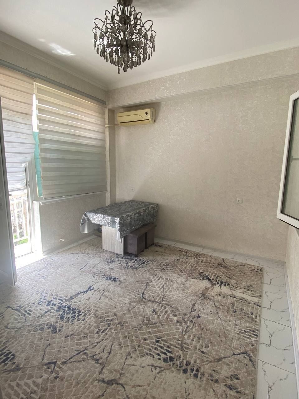 Yunusabad 19 kvartal 1 xona 8 etaj 10 etajlik sotiladi novostroyka