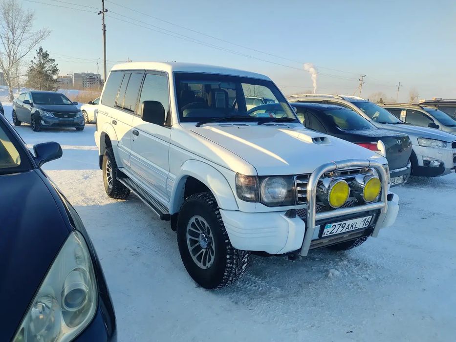 Продам Поджеру 2 4м40 дизель 95 год объем 2, 8