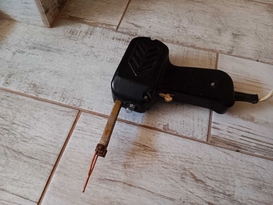 Pistol de lipit vechi Romanesc, Radio Progres București, anii 70