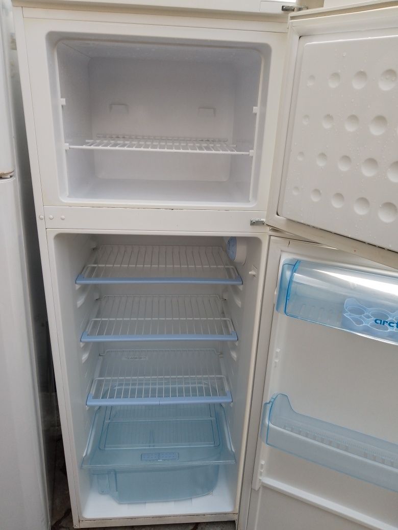 Frigider arctic Indesit Whirlpool metrou Tineretului