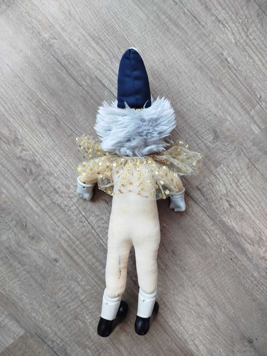 стара, парцалена кукла с порцеланови  ръце, крака и глава- 38см.