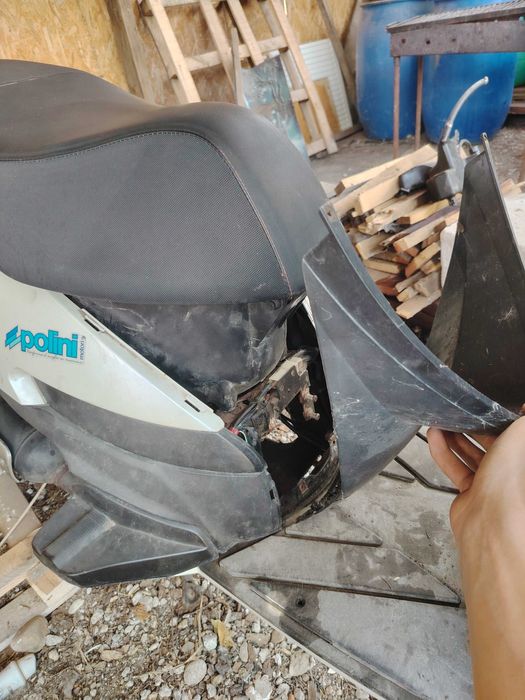 Vand scuter aprilia sr 50cc
