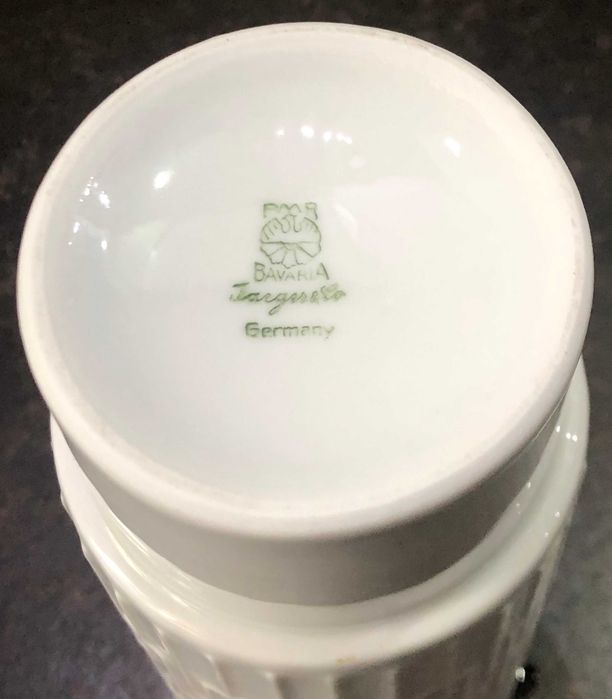 Vaza alba din portelan , PMR Jaeger &Co, Bavaria Germany, anii `60.