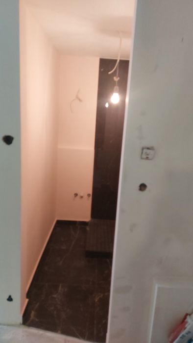 Meseriași executam următoarele: