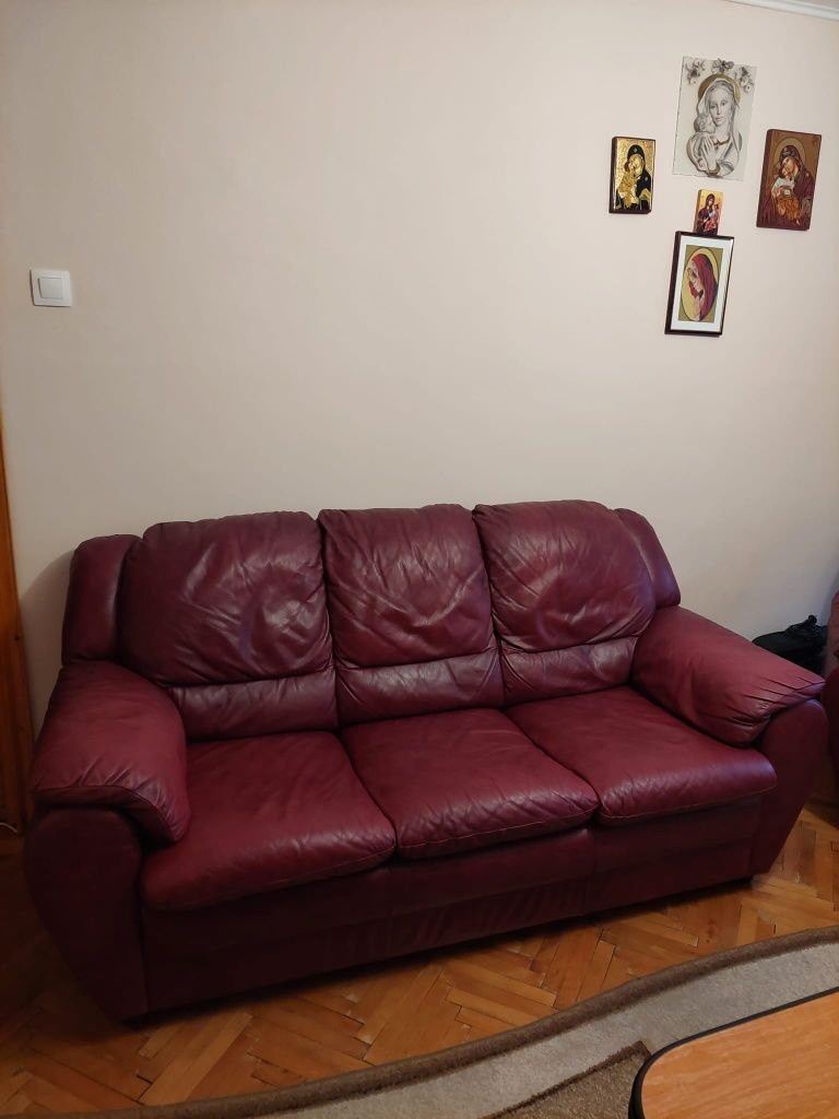 Urgent! Set Canapea extensibila + 2 Fotolii din piele naturala