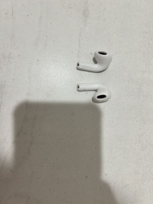 продам airpods 4 with noise cancellation