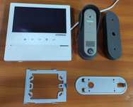 Домофон Commax (CDV 70H2)+вызывная панель (DRC-4CPN3)