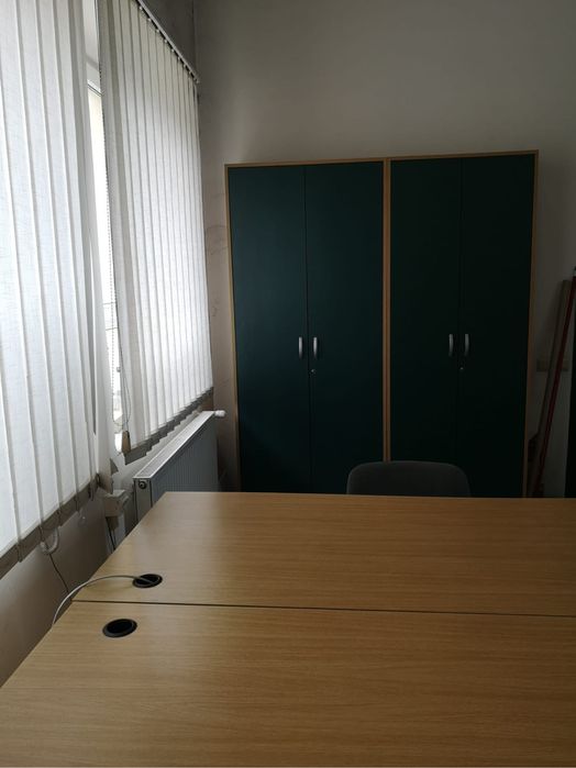 Vand mobila /dulapuri de birou