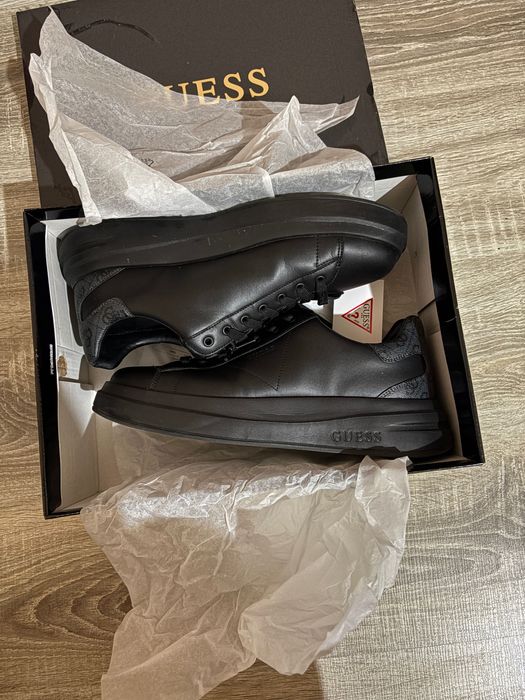 Мъжки обувки Guess