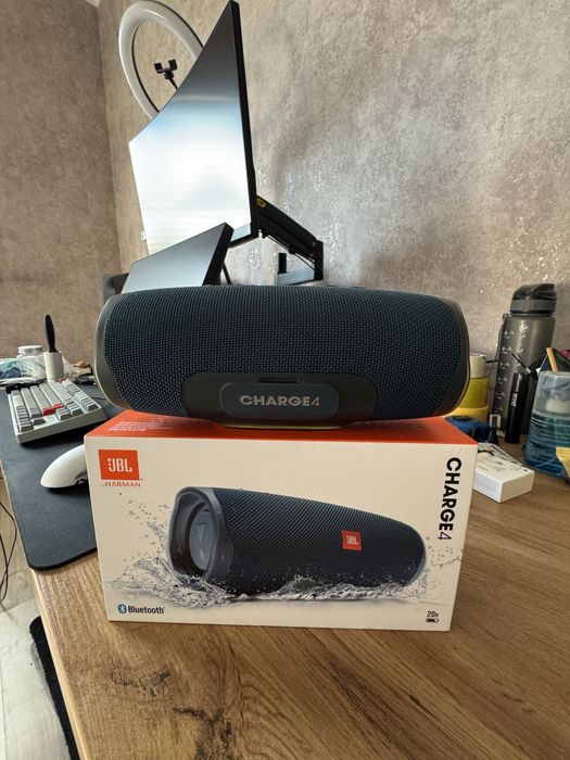 Портативная колонка JBl Charge 4