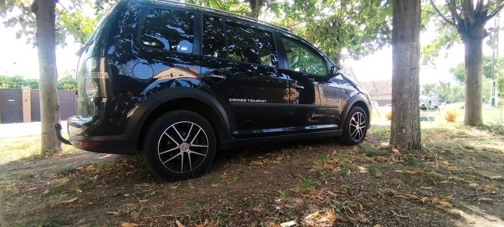 VW Touran cross an 2010