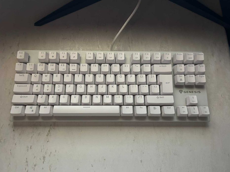 Продавам Gaming мишка и клавиатура