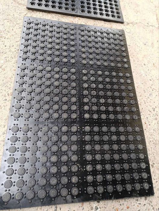 Резиновый коврик (противоскользящий)