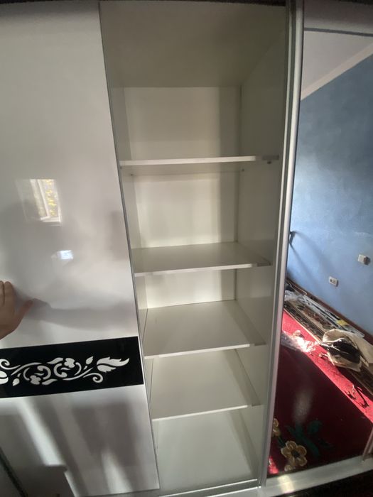 Продаётся шкаф-купе б/у в отличном состоянии.