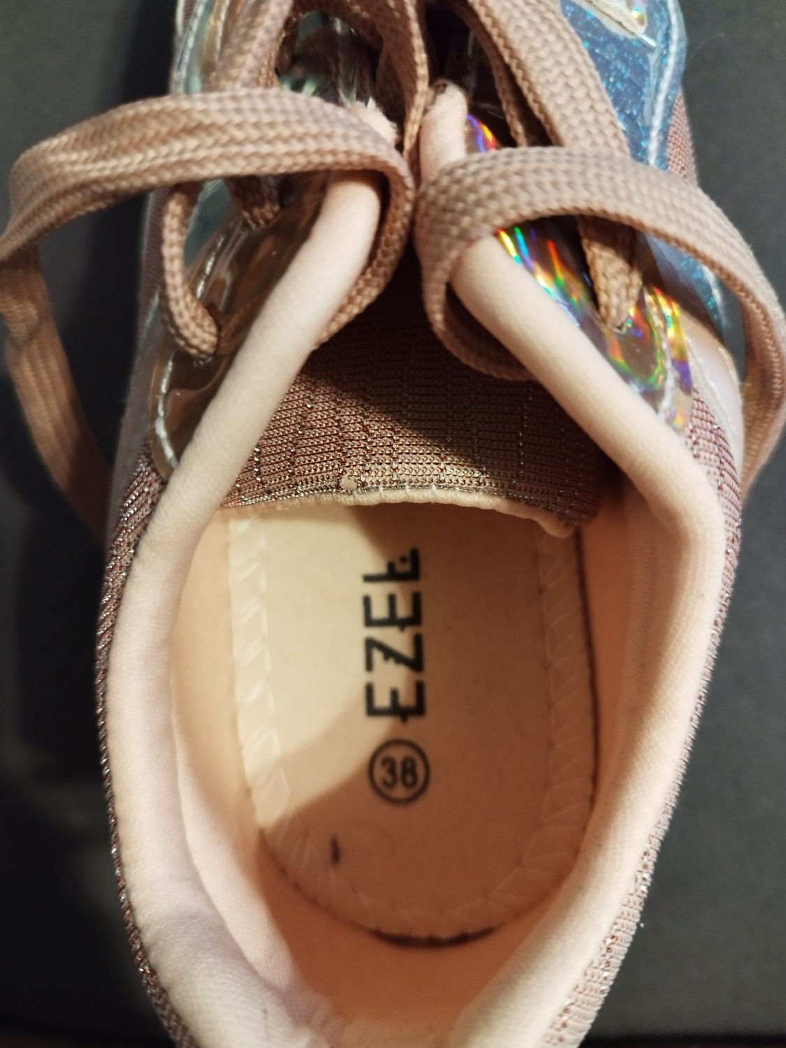 Обувки Ezel нови