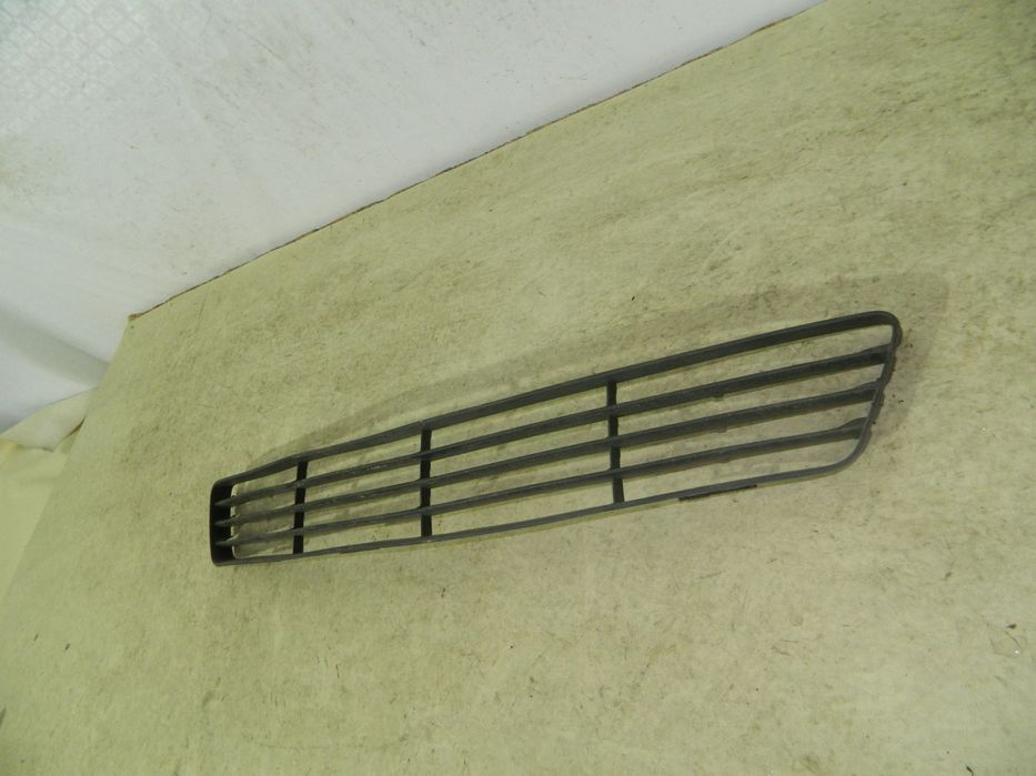 Grila centrala bara fata, Ford Fiesta, 2005, 2006, 2007, 2007, 2008,, 2S61-A018A58-A