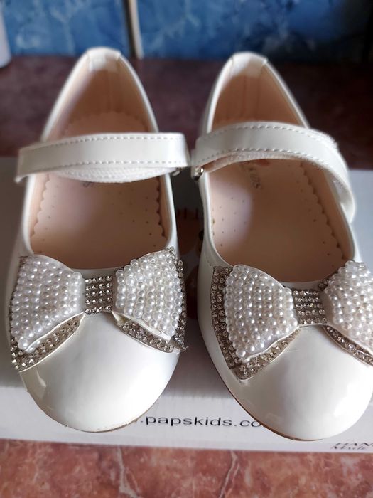 Vand pantofiori  fetiță