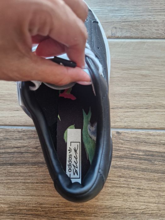 Продавам  Спортни обувки adidas SLEEK SUPER W