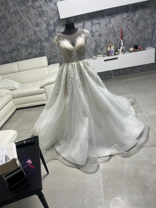 Vând rochie de mireasă