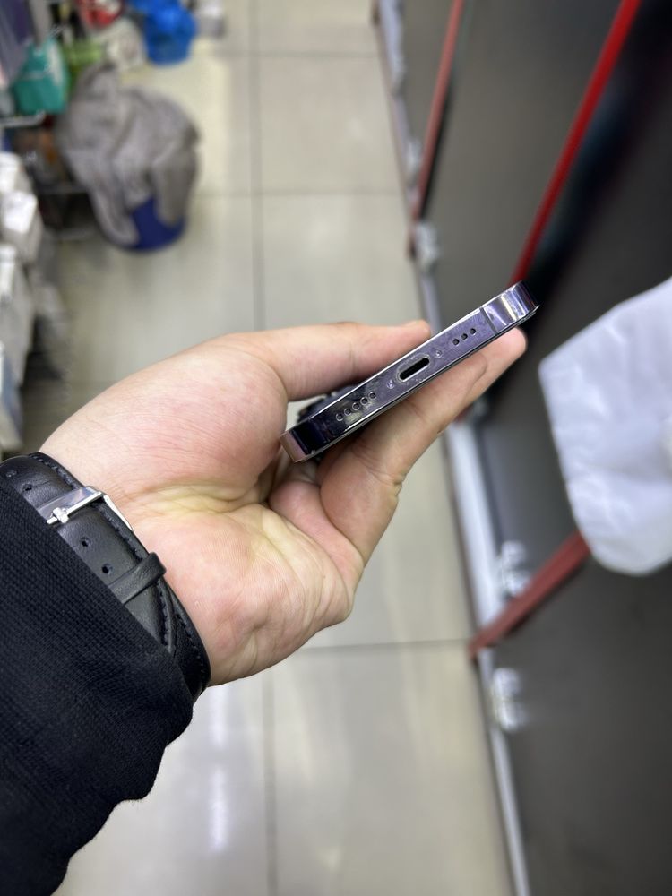Iphone 14 pro purple