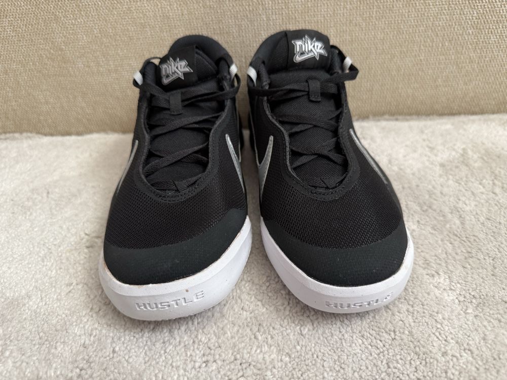 Маратонки NIKE Дамски/ детски Nike Team Hustle, номер 37,5