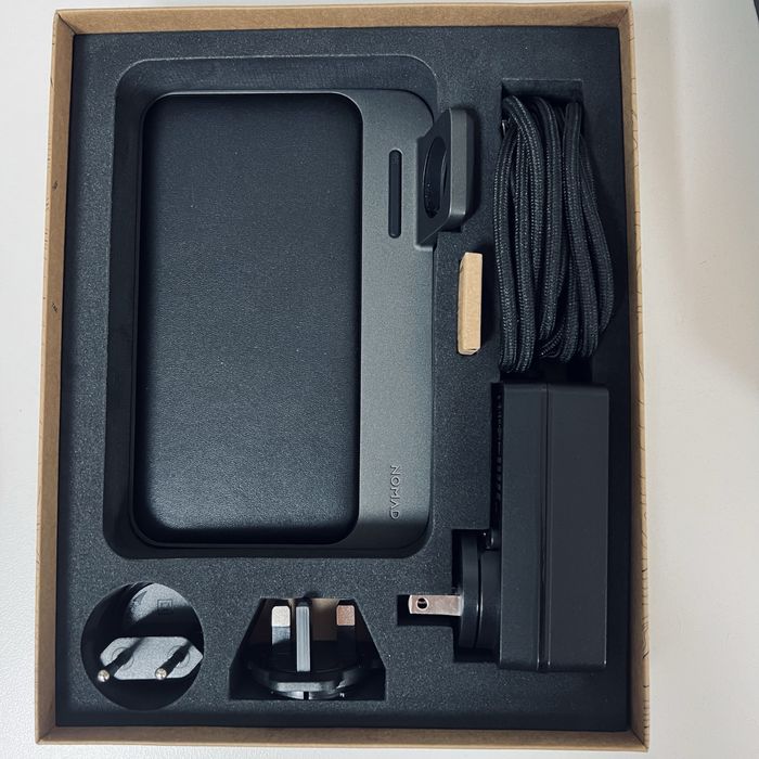 Станция за безжично зареждане Nomad, iPhone, Apple Watch, Airpods