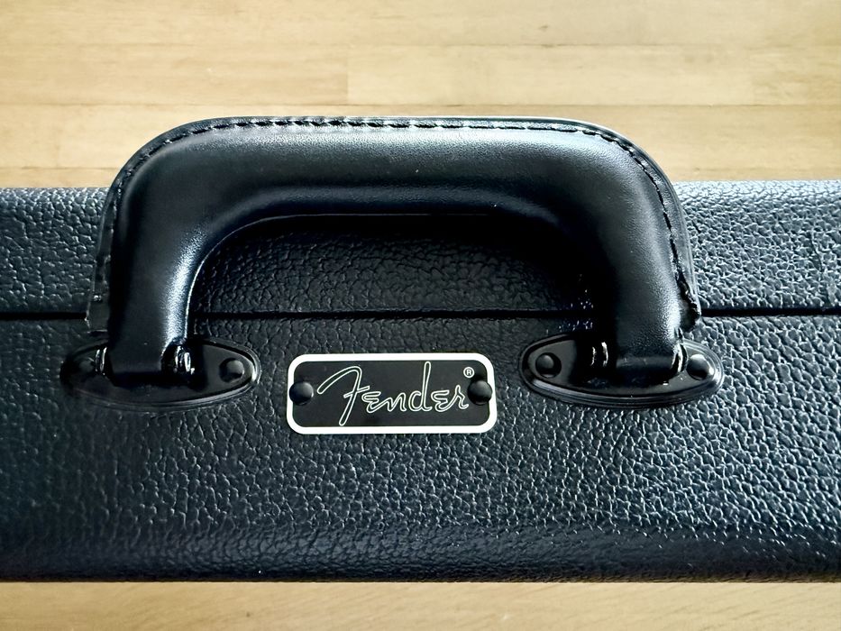 Класически дървен куфар - Fender Stratocaster / Telecaster, Blackout