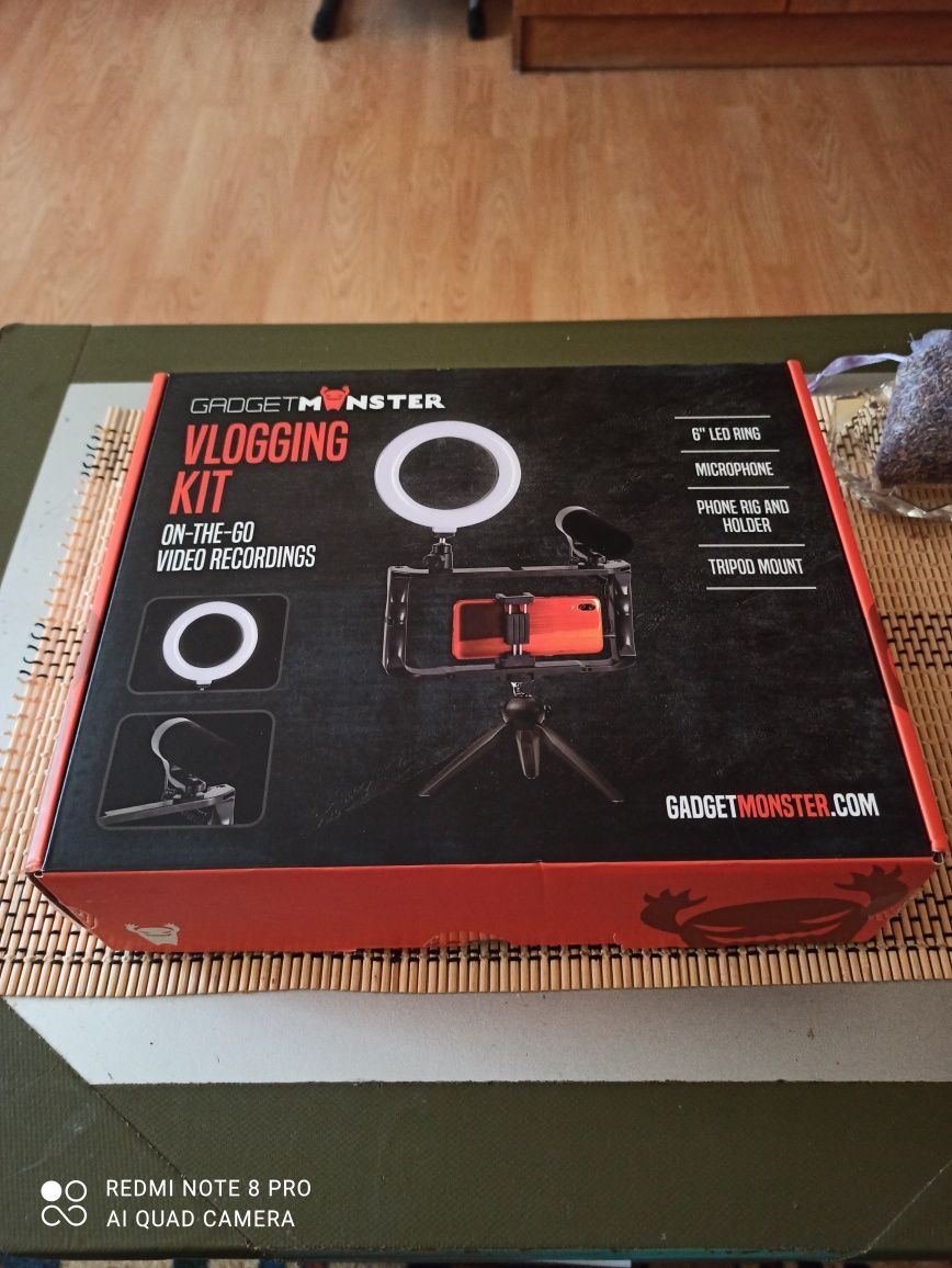 Vlogging kit " Gadget Monster " Suedia