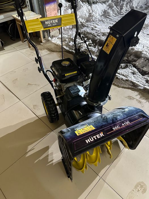 Снегоуборочная машина