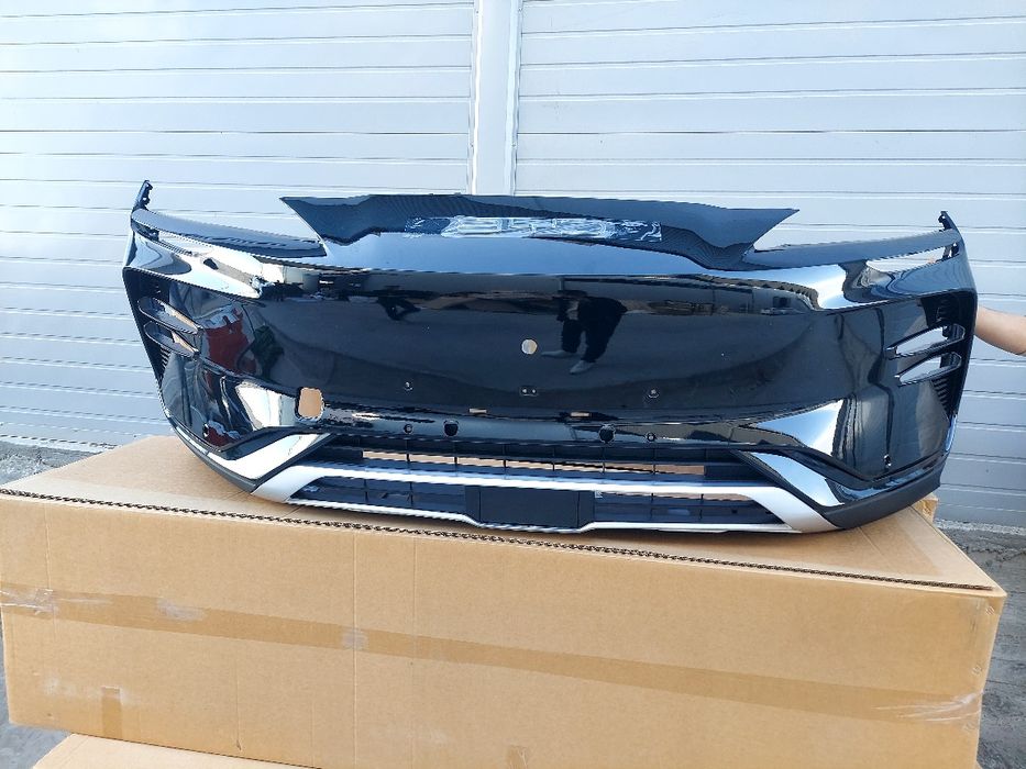 Byd va lixiang tayyor hitoyda bòyalgan bamperlar