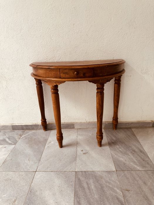 Конзолна маса от масивно дърво – колониален стил, ръчна изработка