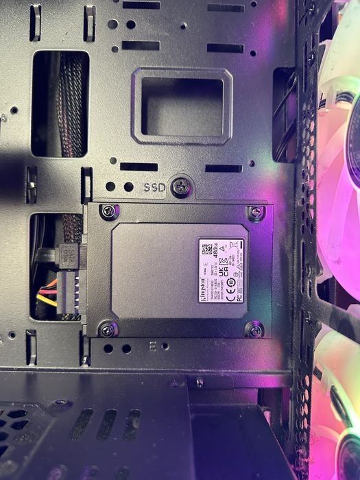 Pc gaming 3060 12gb, ryzen 5 5600G, 16 gb ram.