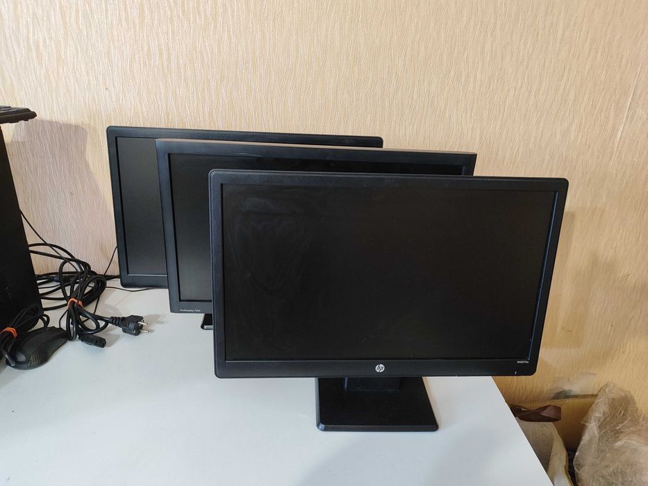 Монитор "HP" 3 комплекта. Срочно! В связи с закрытием