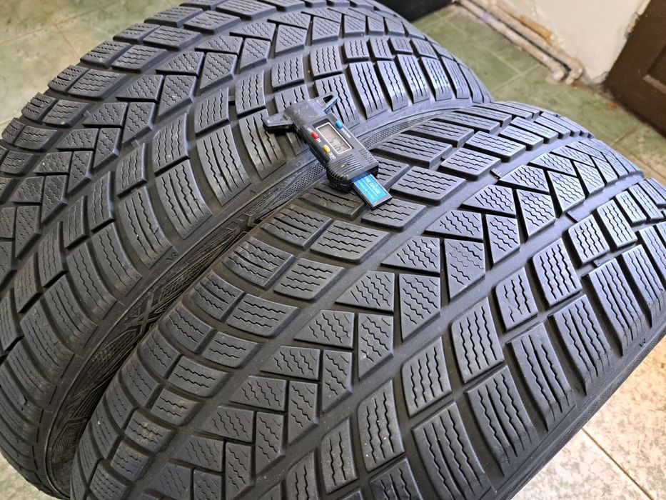 2 anvelope 235/45 R20 Vredestein