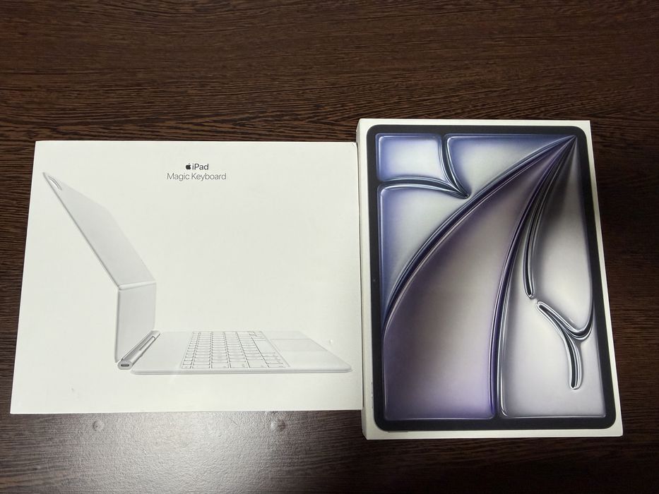 Ipad Air 13 inch (M3) wi-fi 128 GB + Magic Keyboard