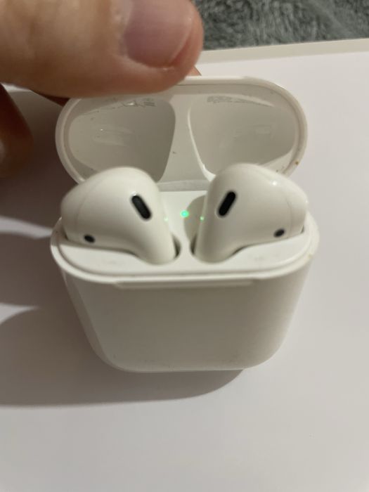 Продам AirPods наушники
