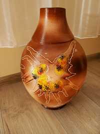 Красива керамична ваза