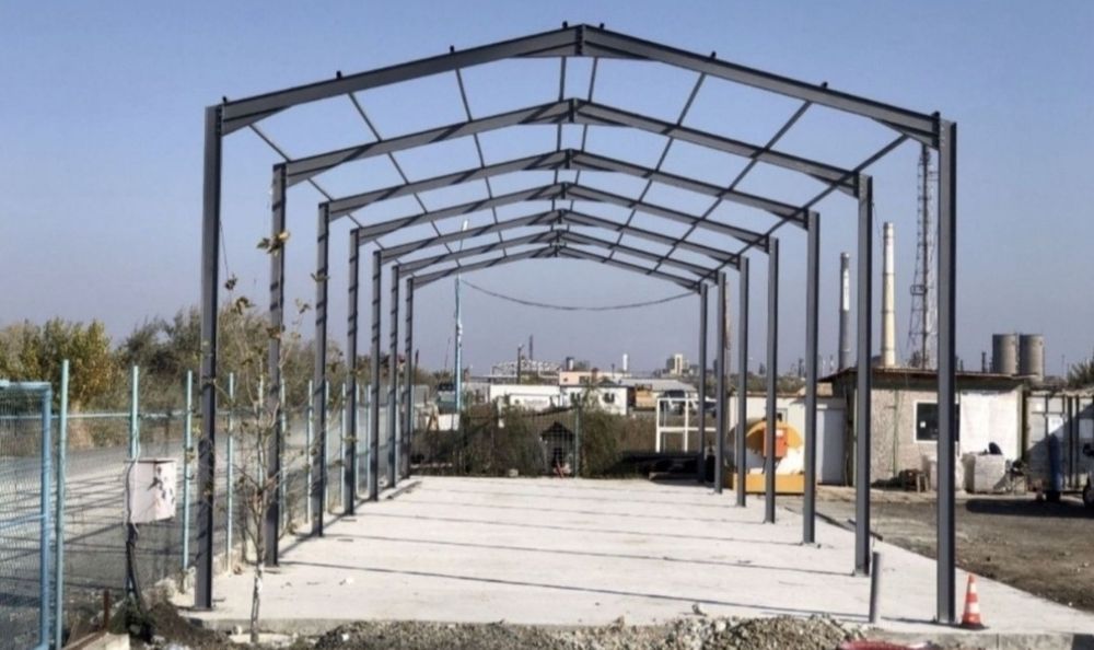 Vindem hale metalicie 40 lungime 14 deschidere 4. La ștrașină