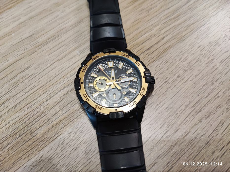 Лот от два часовника casio